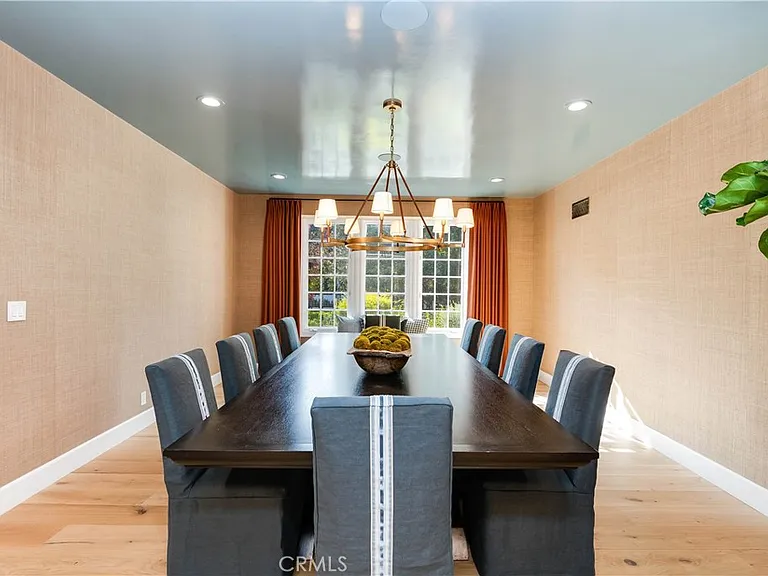 4550 Encino Ave — Photo 14