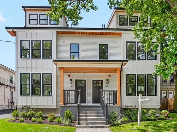 49 Oak St #A, Somerville, MA 02143
