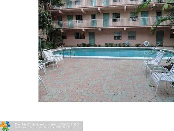 3rd image of 1407 NE 56th St APT 101