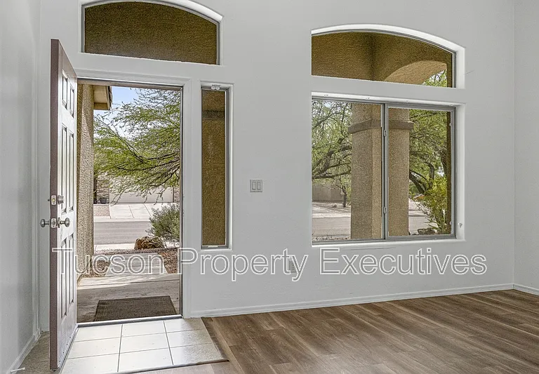 7585 E Picket Fence Ln — Photo 9
