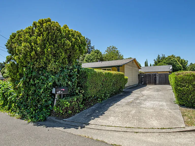 423 Hamilton Dr #A — Photo 5