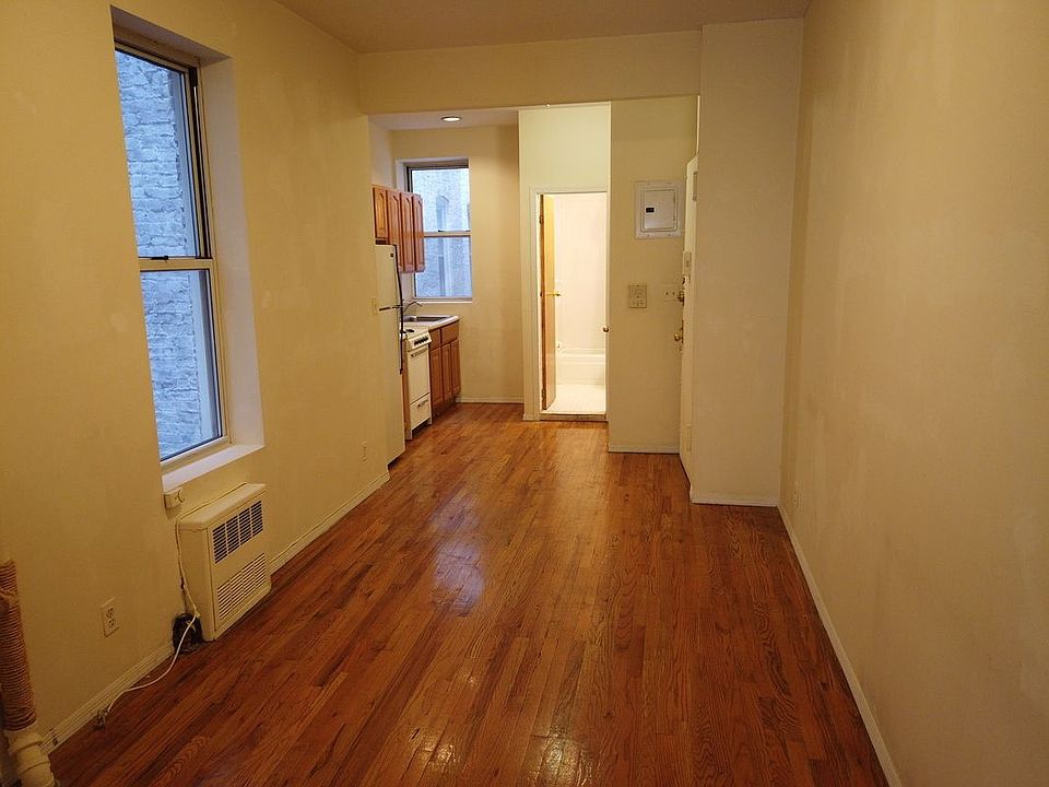 2nd image of 26 King St APT 10