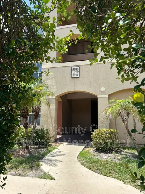1 bed, 1.0 bath, 840 sqft, $1,300 — Photo 1