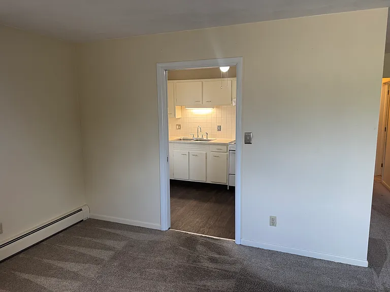 1501 W 3rd St #4 — Photo 13