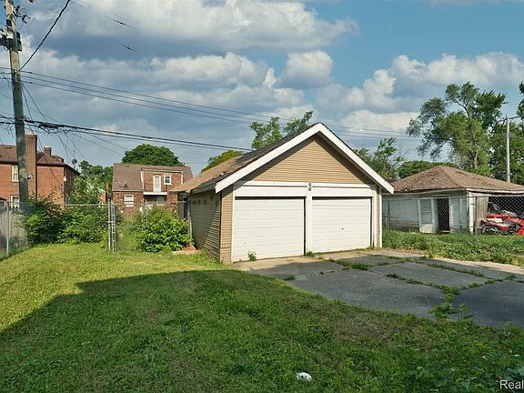 5th image of 14311 Forrer St