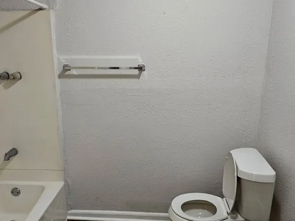 5720 Spencer St, Forest Hill, TX 76119