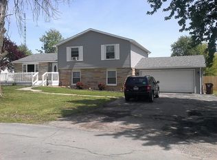 60 Lakeview Dr, Defiance, OH 43512