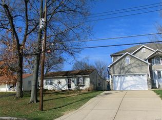 445 Crest Ave, Saint Louis, MO