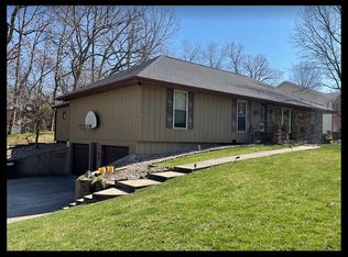 1102 Valley View Ct, Macon, MO 63552