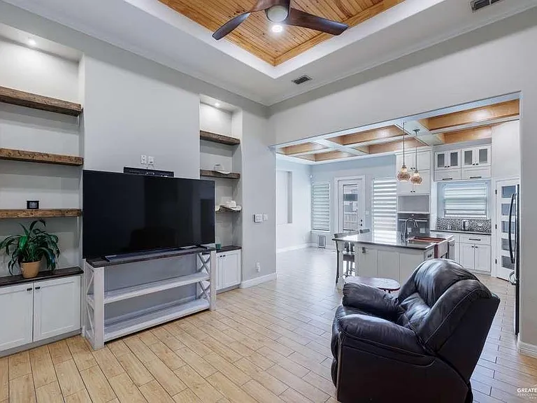 4012 Santa Fe St — Photo 8