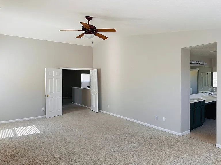 2403 Clemente Ln — Photo 39