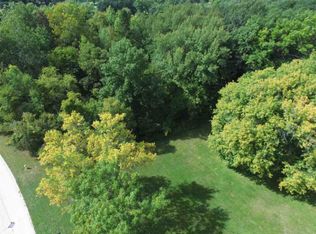 Indian Hill Dr, Green bay, WI 54313