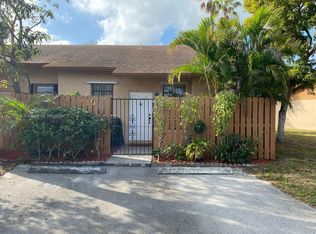 18960 NW 67th Pl, Hialeah, FL 33015
