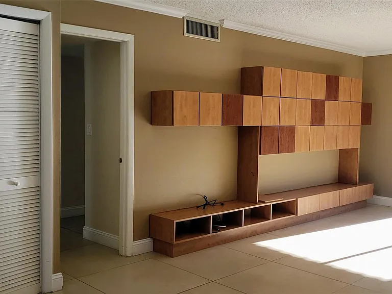 331 Lakeview Dr #206 — Photo 4
