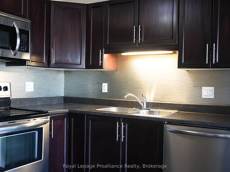 77 Mountain Ash Dr — Photo 6