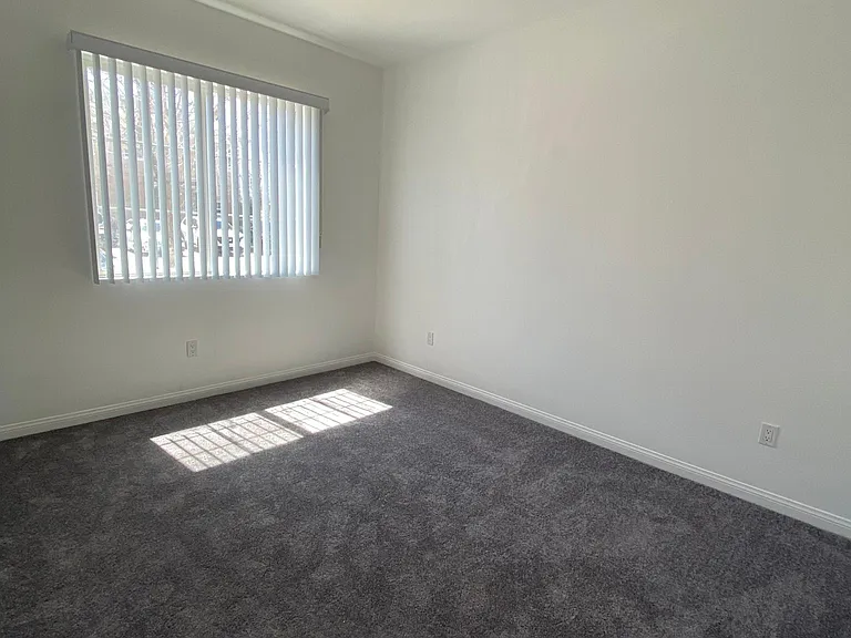 9731 Vesper Ave #9 — Photo 15