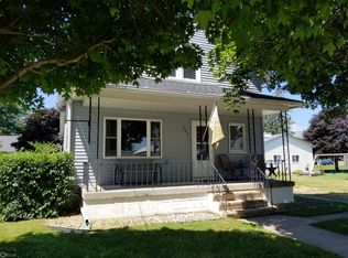 303 N Broad St, Stacyville, IA 50476