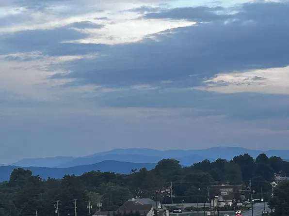 430 Olympia Dr, Maryville, TN 37804