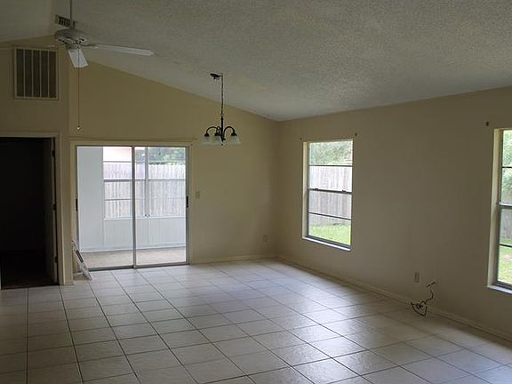 3rd image of 1097 Sunshine Way SW