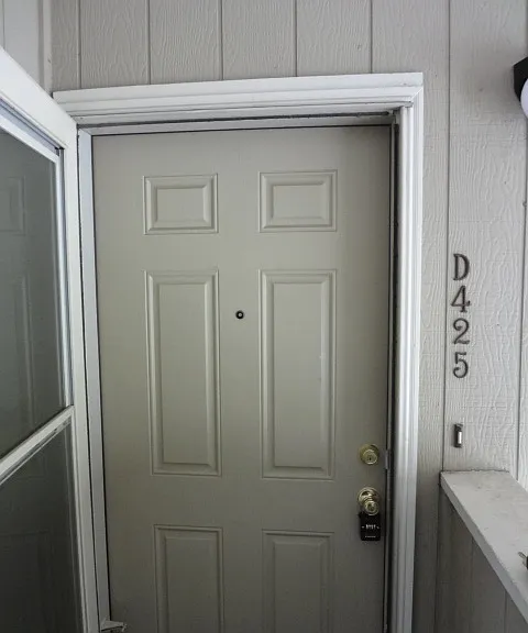 512 E Monroe Dr #D425 — Photo 1