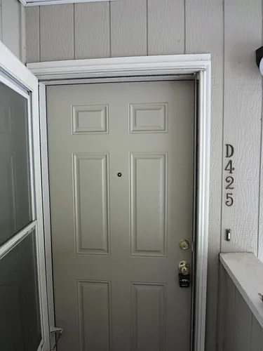 512 E Monroe Dr #D425 Photo 1