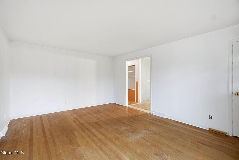 5th image of 133 Ramsey Place