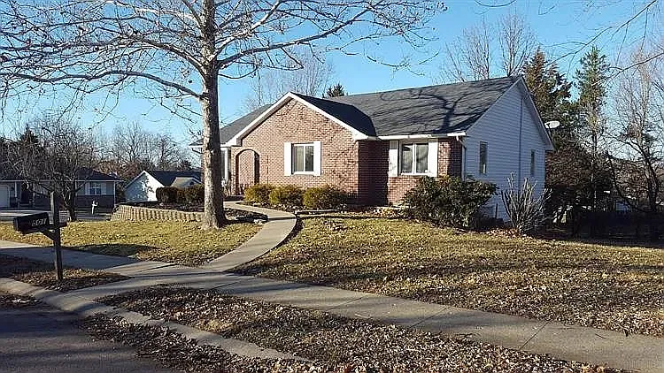 501 Dustin Dr — Photo 1