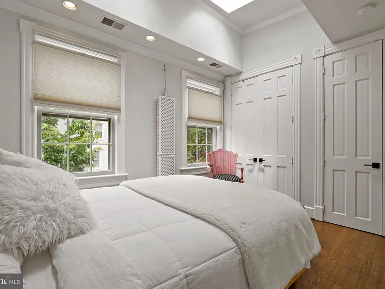 1215 33rd St NW — Photo 16