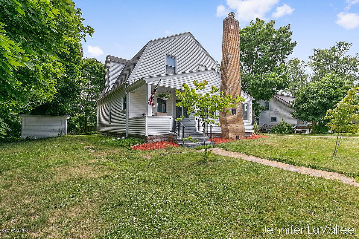74 N Main St, Casnovia, MI 49318 Zillow