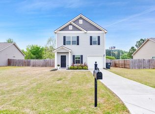 105 Colonial Dr, Calhoun, GA 30701