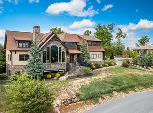 3050 Summit Trails Dr, Sevierville, TN 37862