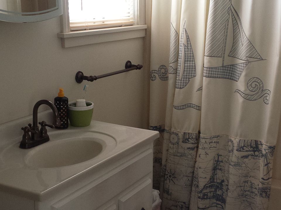 1st image of 1186 Lakeview Dr