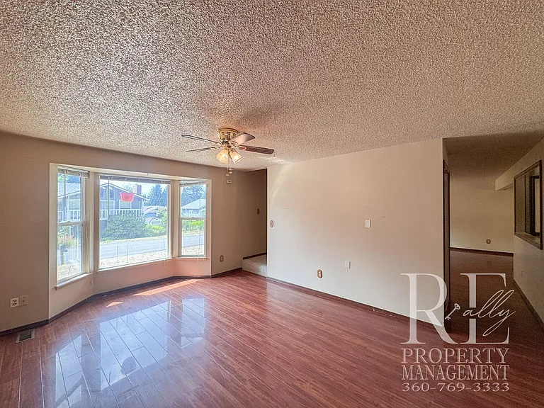 7880 Oxbow Ave NE — Photo 13