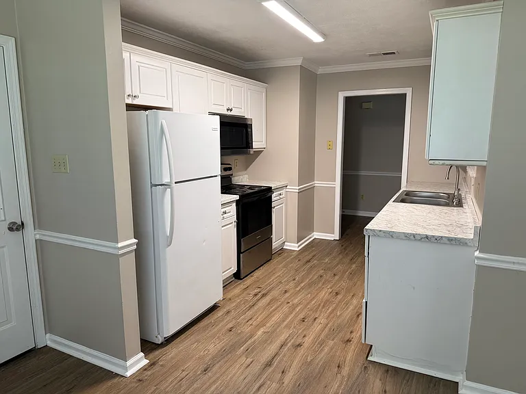 33 Pennington Pl — Photo 2