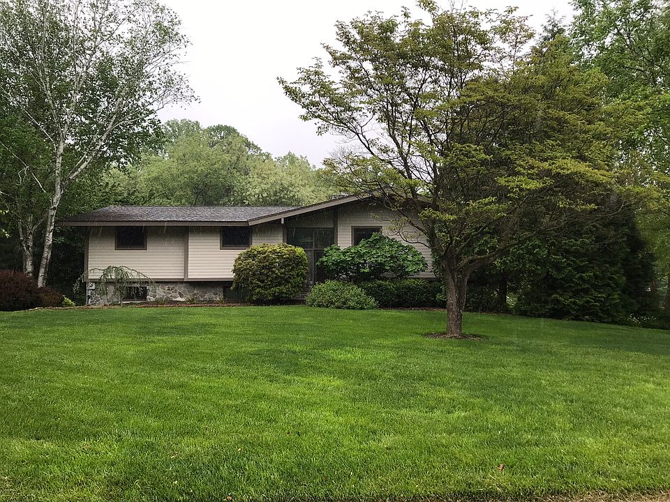 2nd image of 43 Tenby Chase Dr