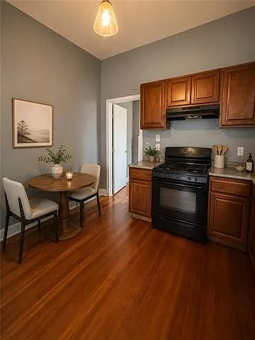 2910 Bruxelles St — Photo 10