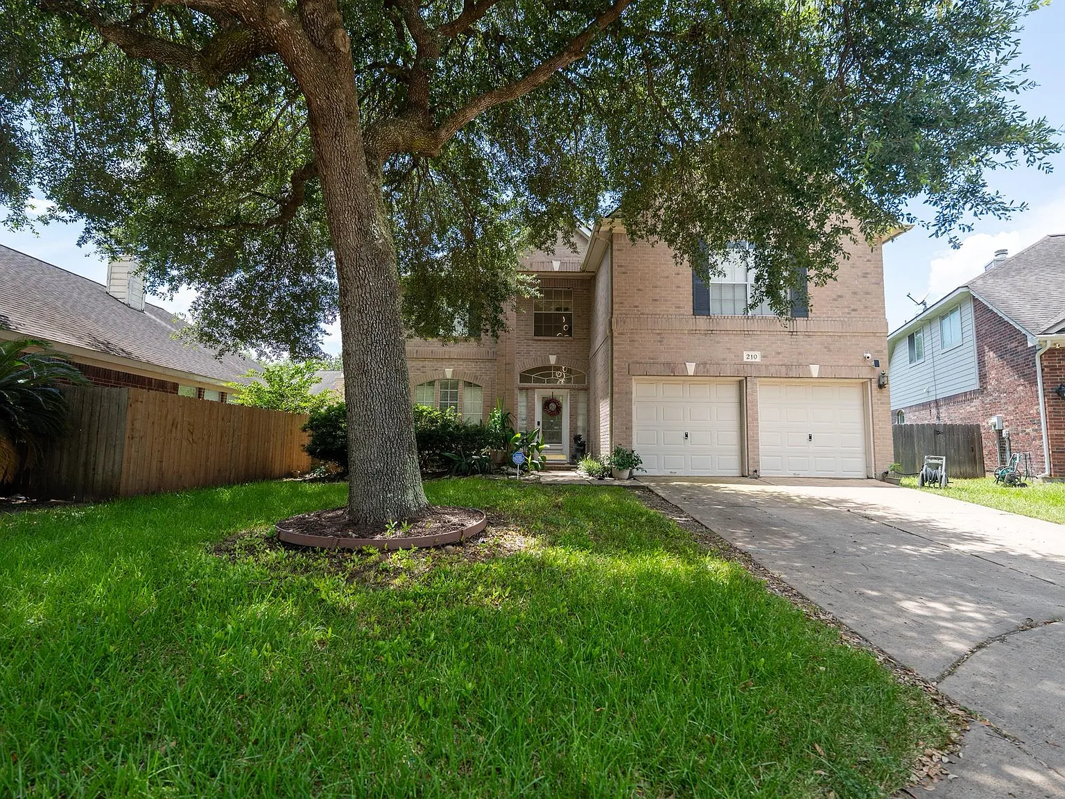 3 bed, 2.5 bath, 2281 sqft, $2,450 — Photo 4