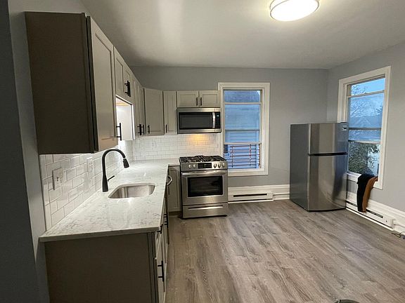 4th image of 2-72 Bloomingdale St #2-F
