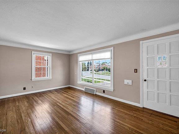 5th image of 14909 Orchard Park Ave