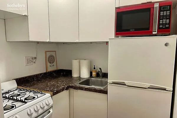 Rented by Sotheby's International Realty | media 10