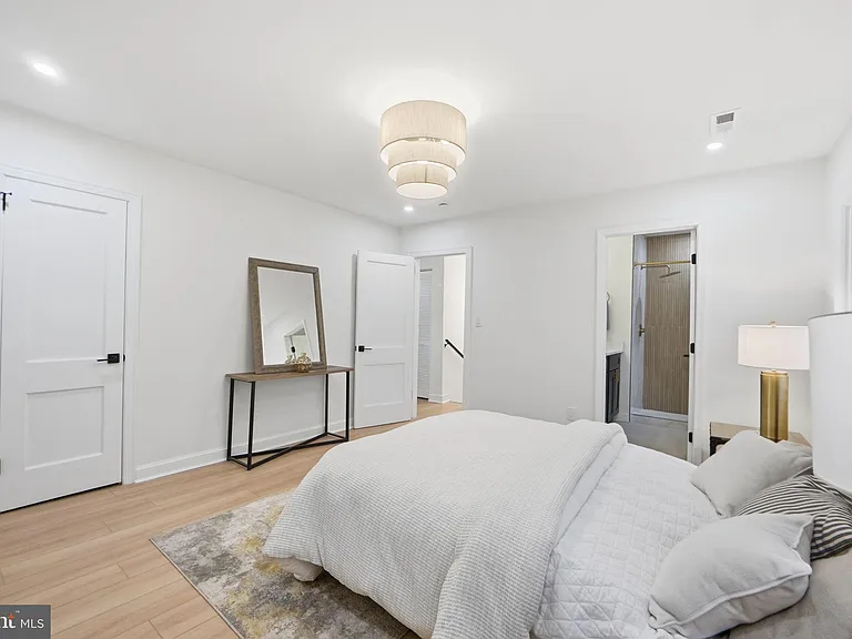 5520 N Capitol St NW — Photo 19