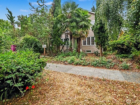 4th image of 1823 E Shelby Street