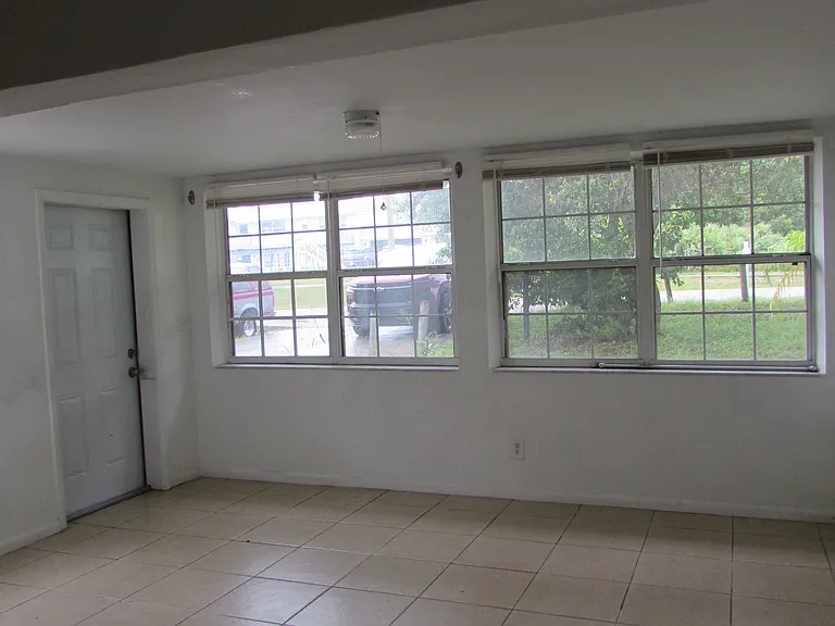 1775 NE Dixie Hwy — Photo 8