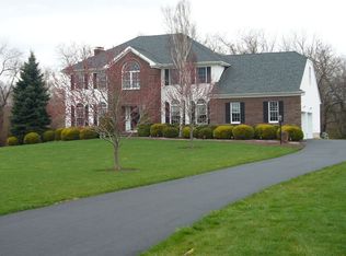 4 Bristol Ct, Annandale, NJ 08801