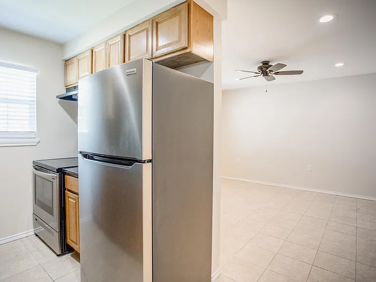 1231 N Lbj Dr #10 — Photo 11