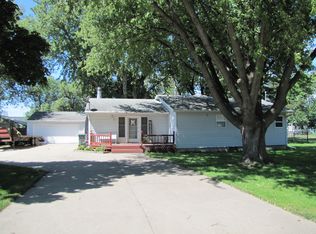 703 S Oak St, Mead, NE 68041
