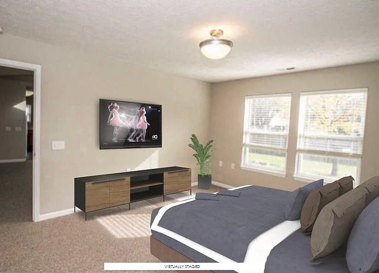 2315 Temple Ct E — Photo 8