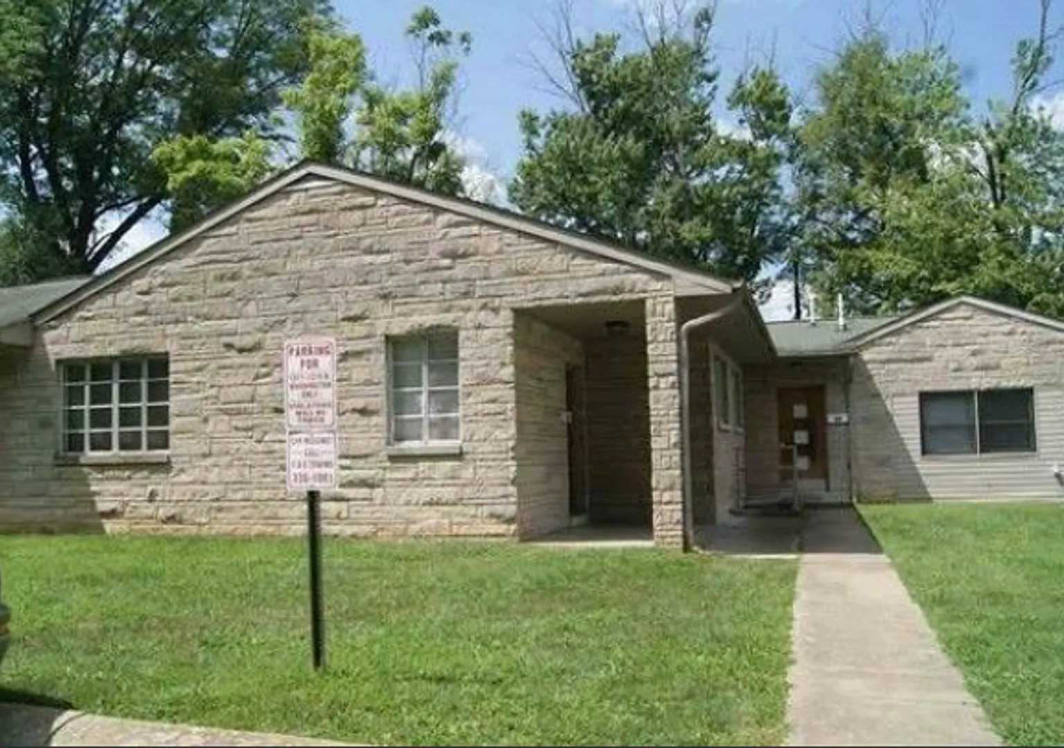 Spacious 3 bed/2 bath - walk to campus! — Photo 4