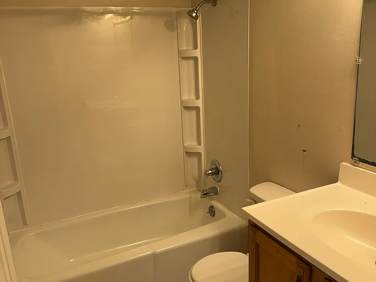 400 N 5th St #5 — Photo 10