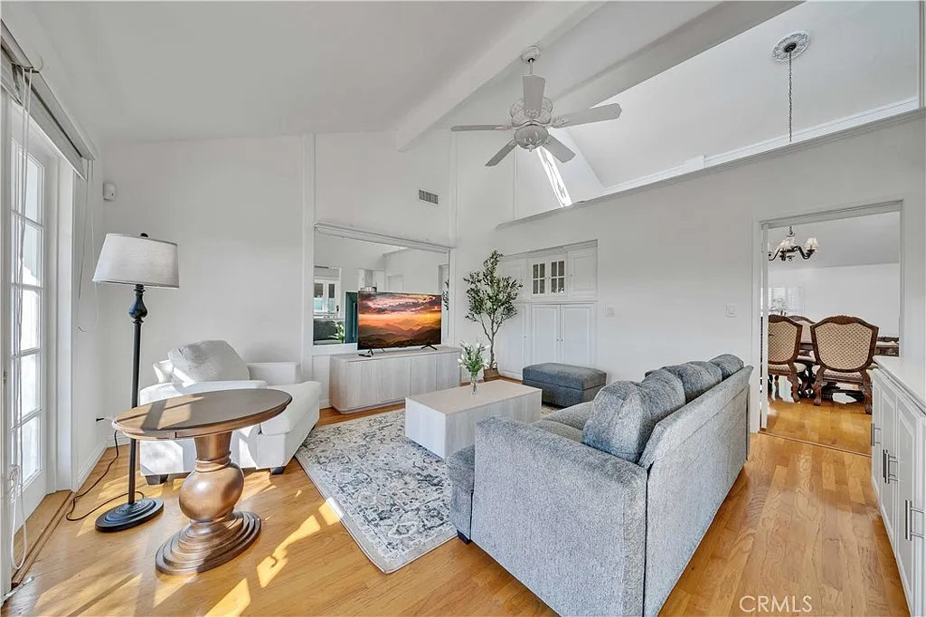 3 bed, 2048 sqft, $7,000 — Photo 2